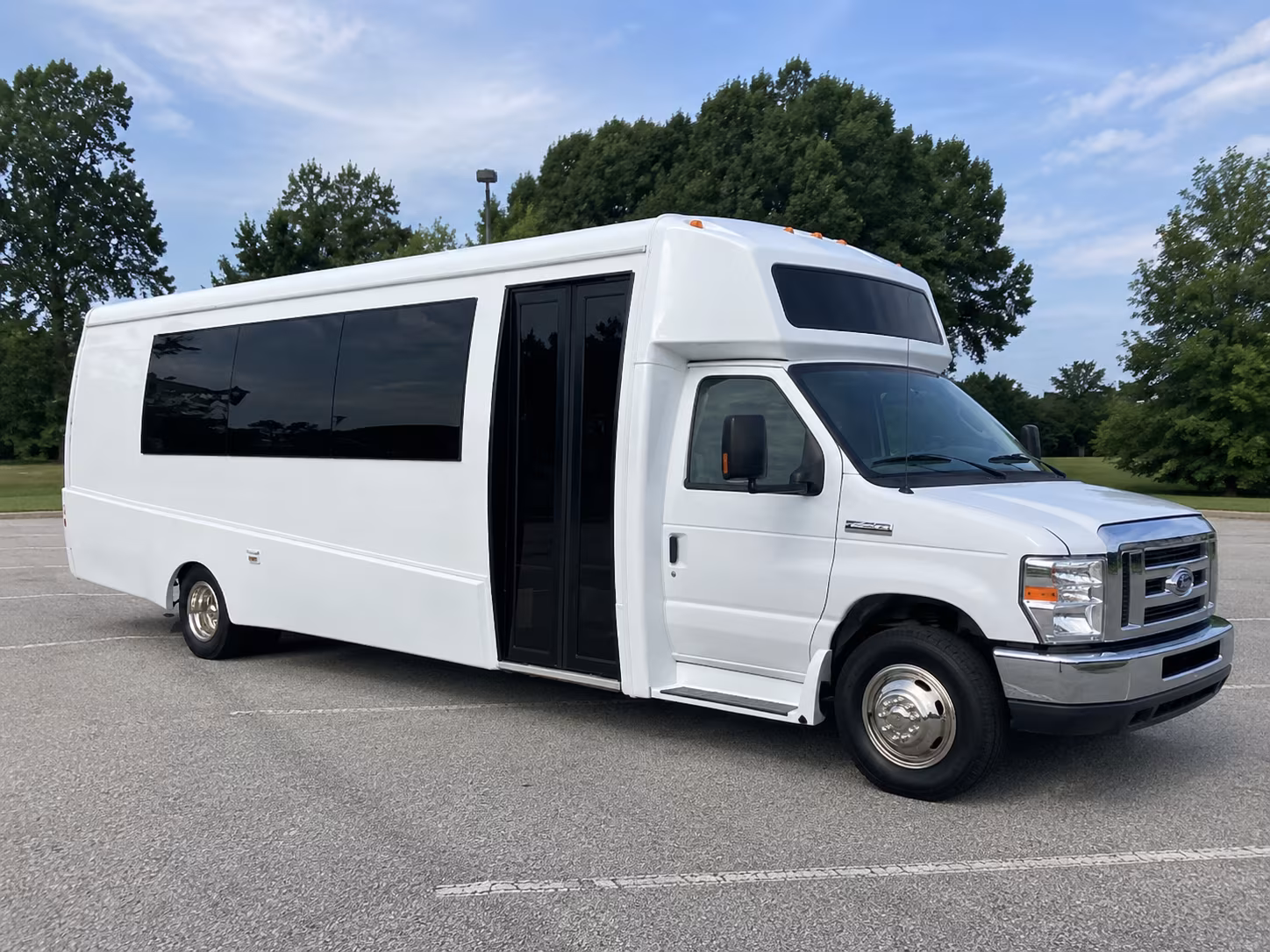 roswell 18 passenger party bus