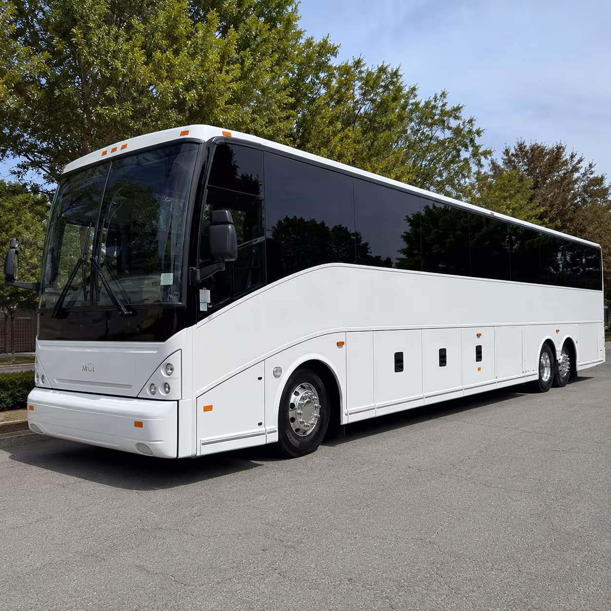 shuttle buses for warehouse and distribution groups in north fulton county